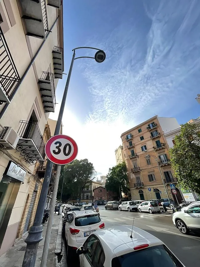 Deadly intersection in Piazza Virgilio in Palermo, construction ...