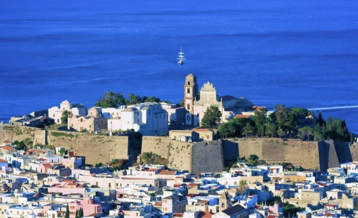 Aeolian Islands, the seismic swarm continues: in Lipari, citizens rely ...